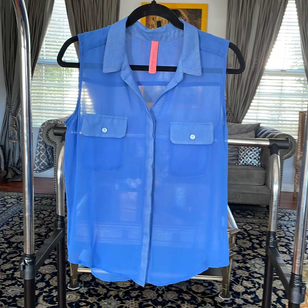Eight Sixty blue top size small